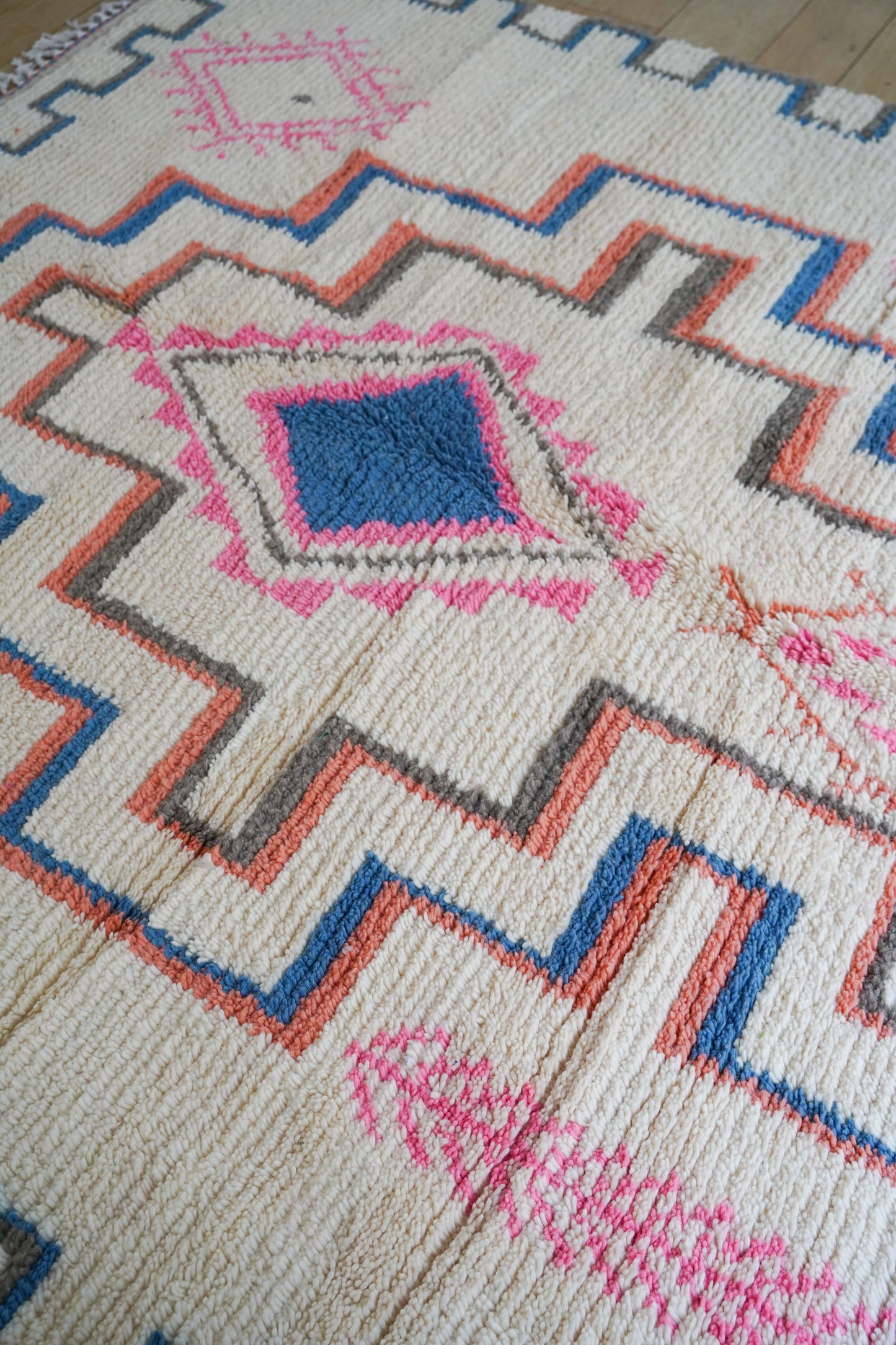 Very large handmade living sheep wool rug 290 x 210 cm