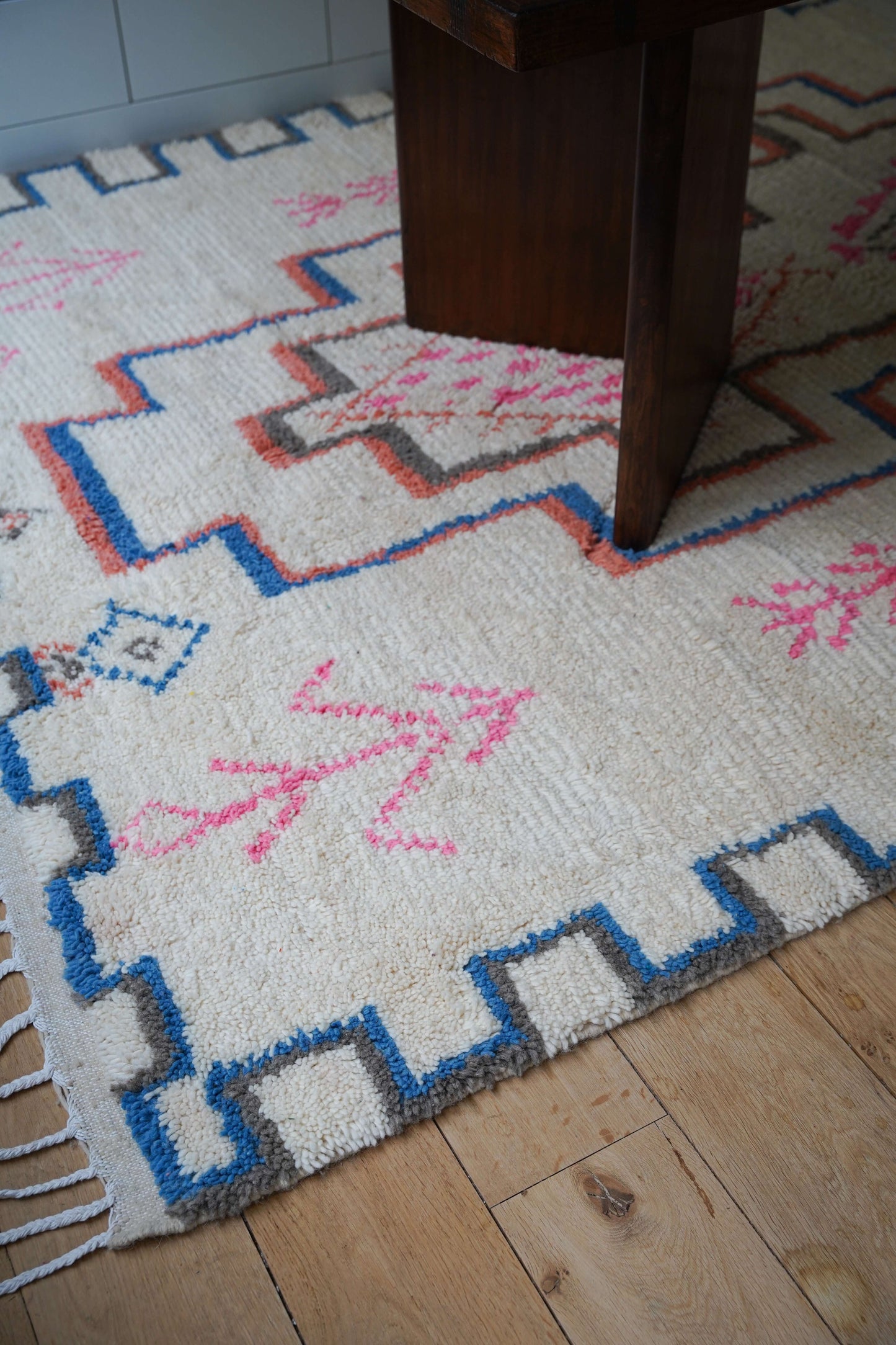 Very large handmade living sheep wool rug 290 x 210 cm