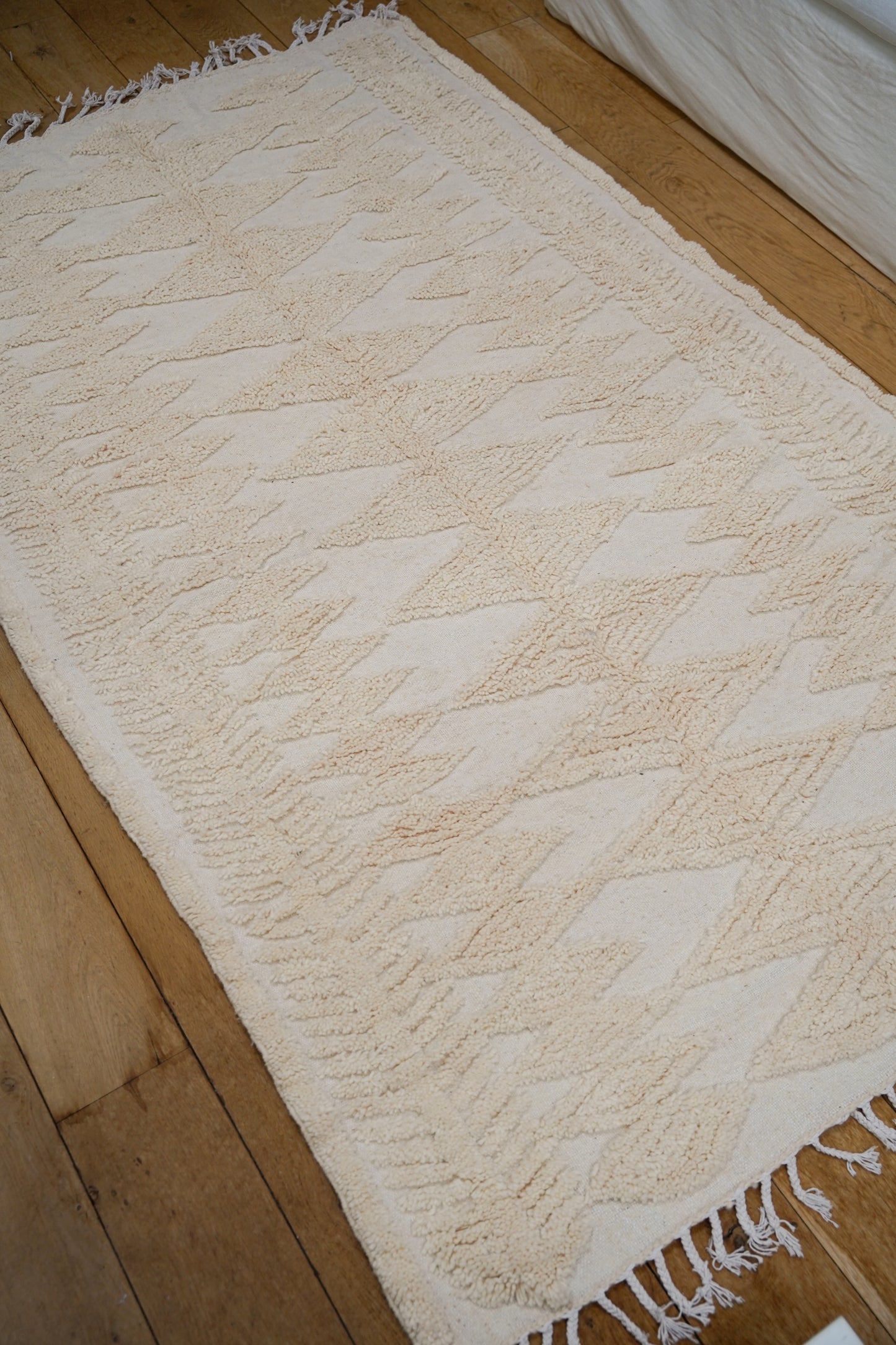 Beige Sheep's Wool Rug, Handcrafted 245 x 155 cm