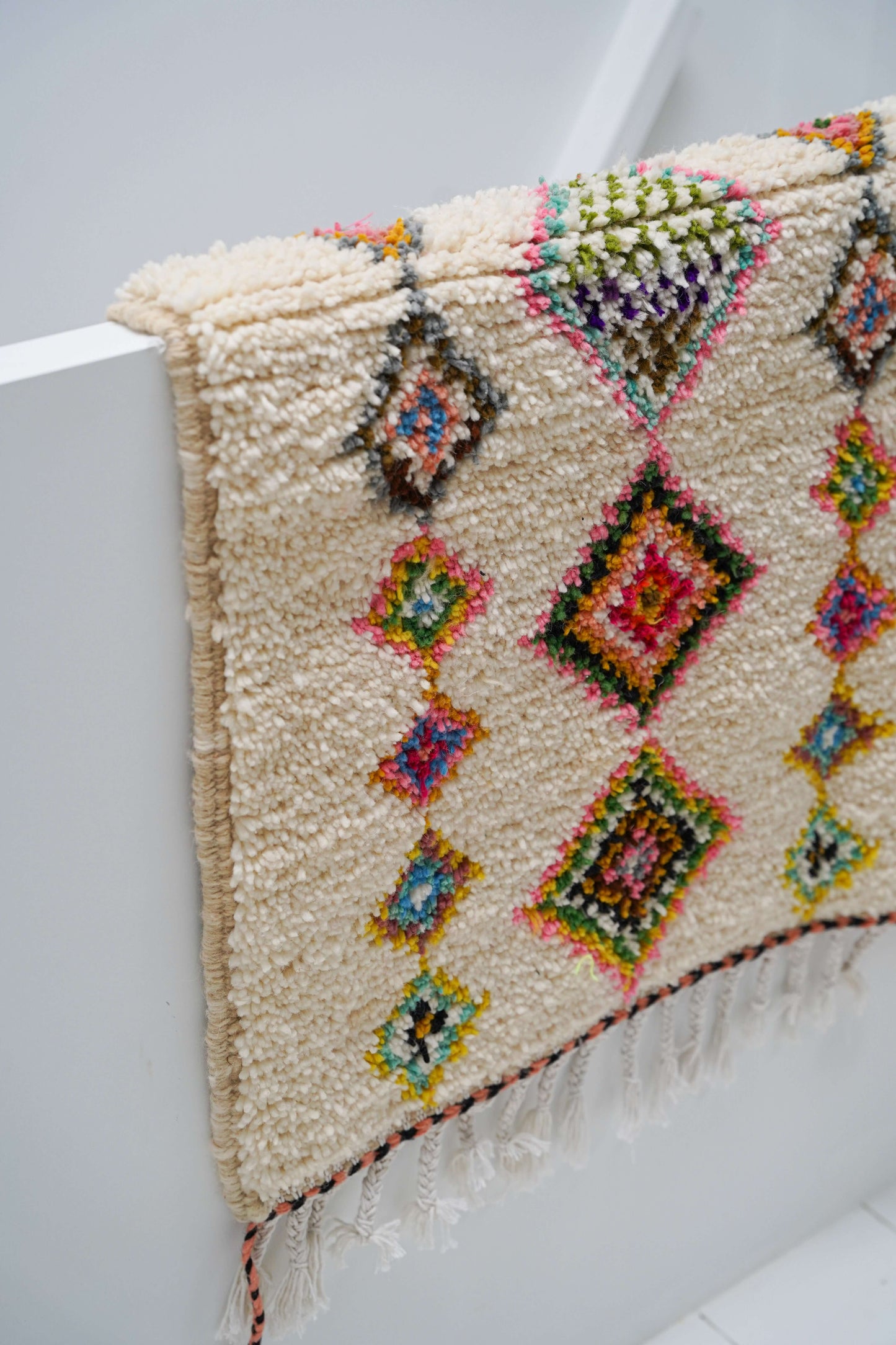 Small Colorful Handcrafted Sheep Wool Rug 100 x 70 cm