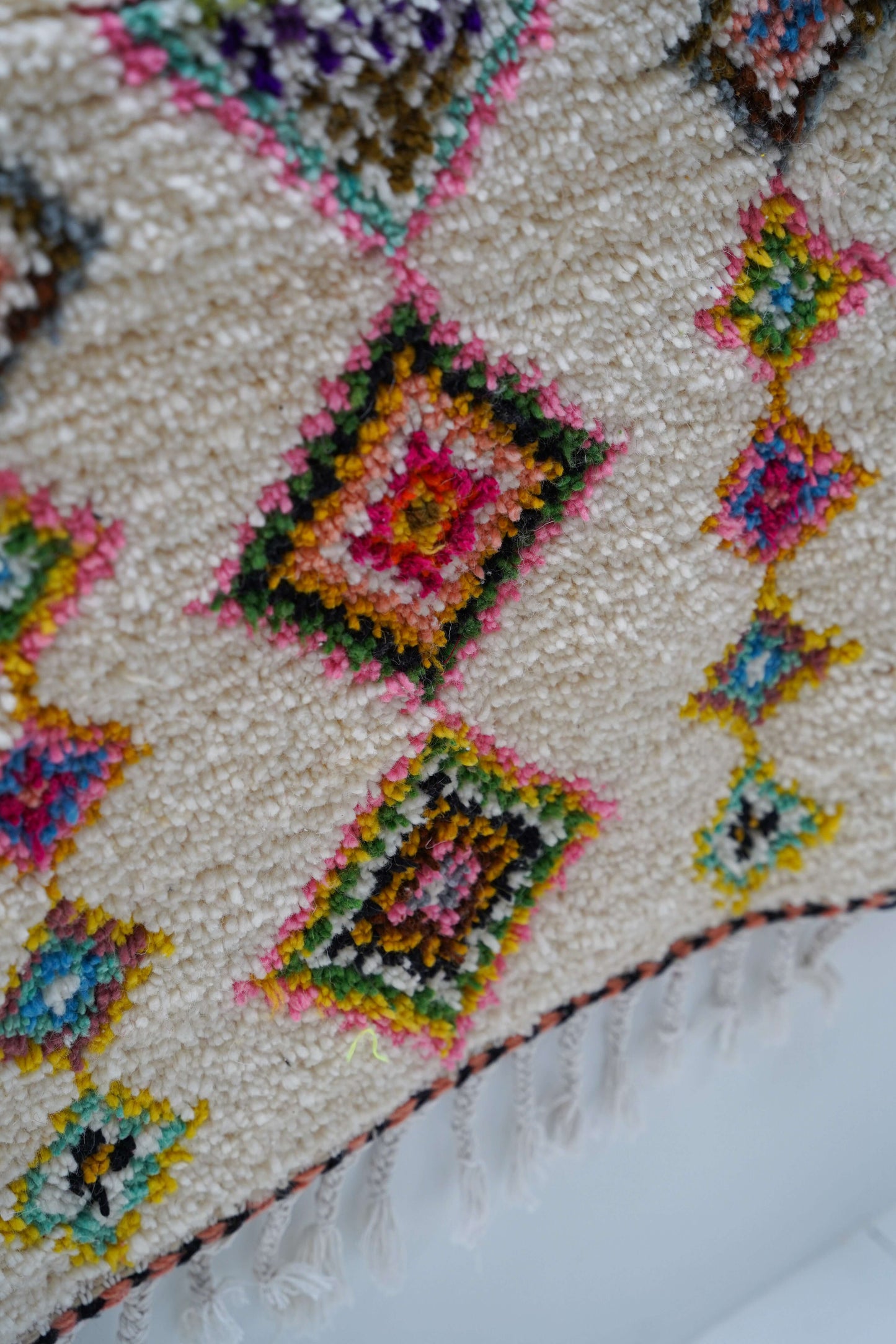 Small Colorful Handcrafted Sheep Wool Rug 100 x 70 cm