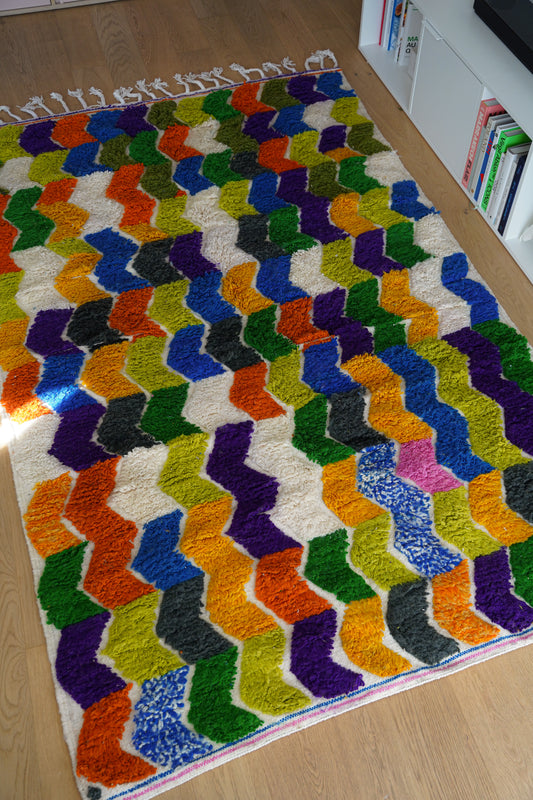 Tapis moyen coloré 155 x 255