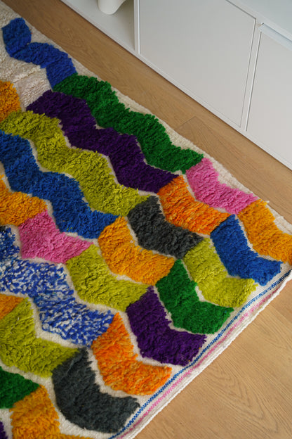 Tapis moyen coloré 155 x 255